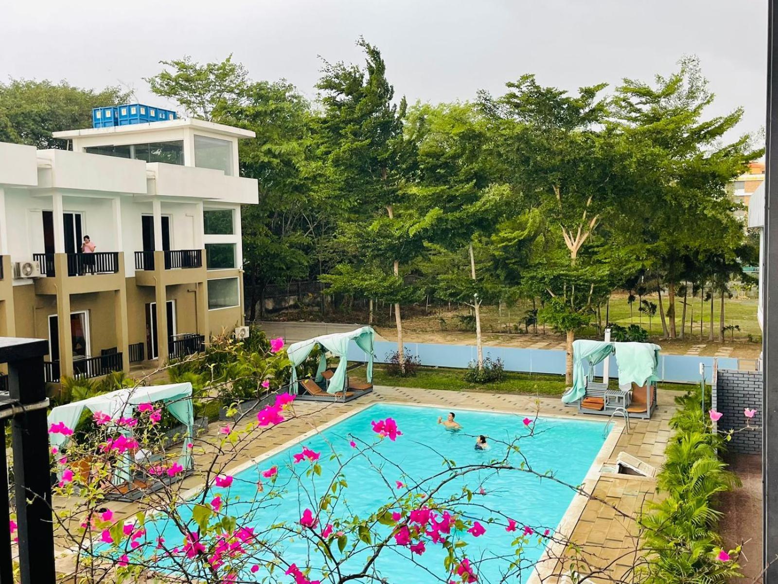 WH Hotel & Service Apartment Thanlyin Buitenkant foto