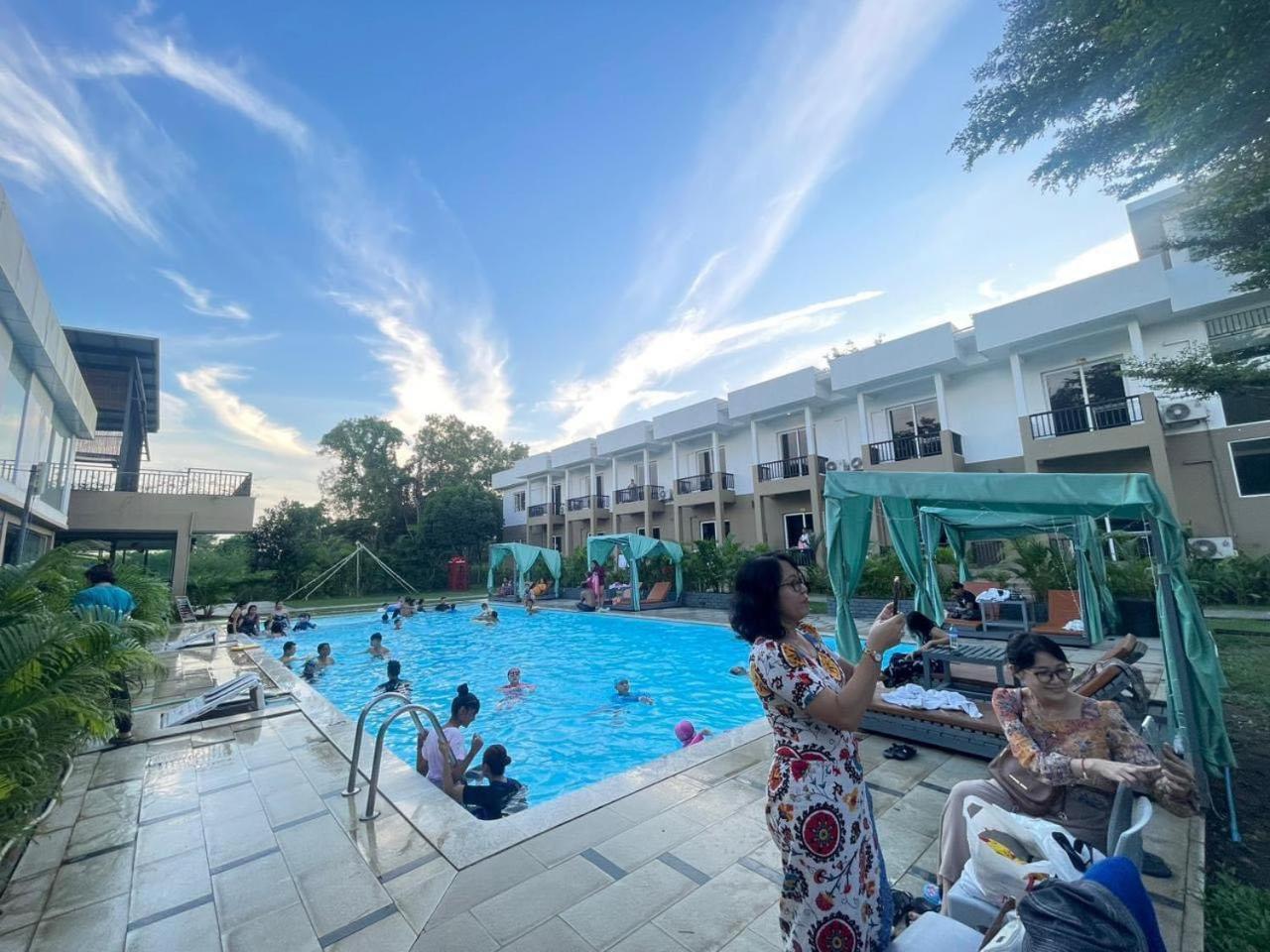 WH Hotel & Service Apartment Thanlyin Buitenkant foto