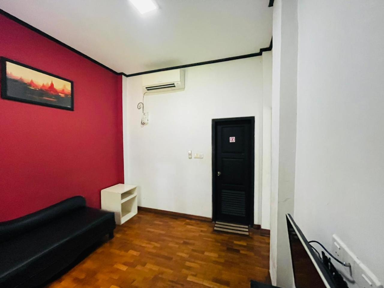 WH Hotel & Service Apartment Thanlyin Buitenkant foto