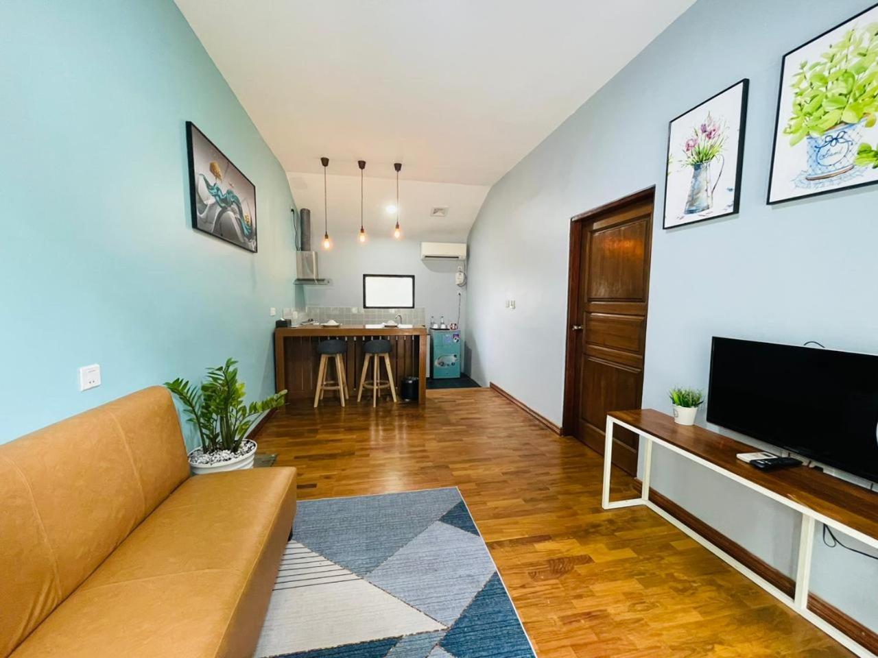 WH Hotel & Service Apartment Thanlyin Buitenkant foto
