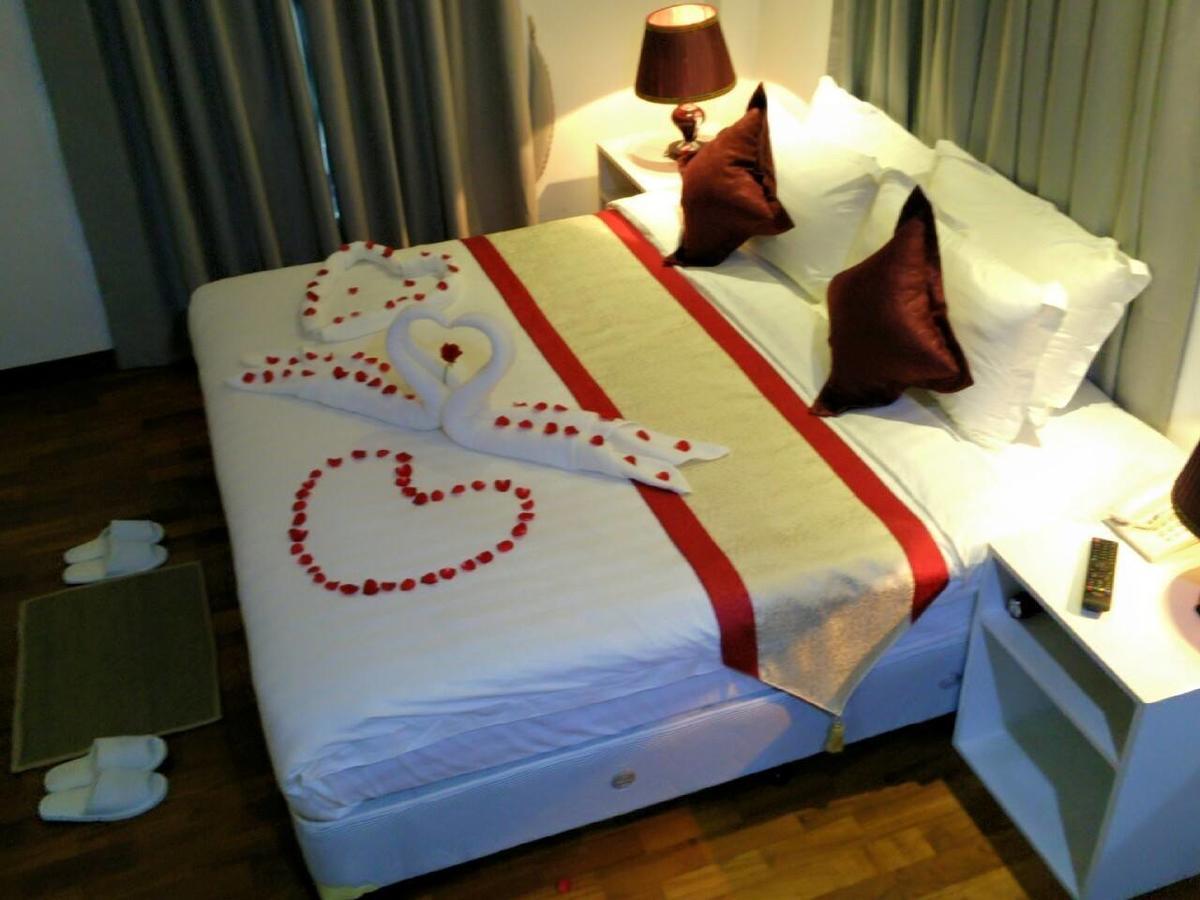 WH Hotel & Service Apartment Thanlyin Buitenkant foto
